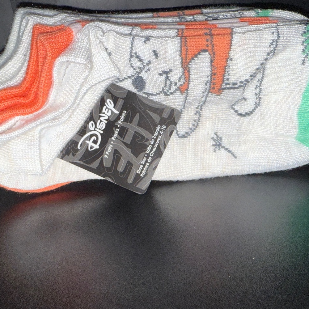 Disney WINNIE THE POOH SOCKS NWT!!